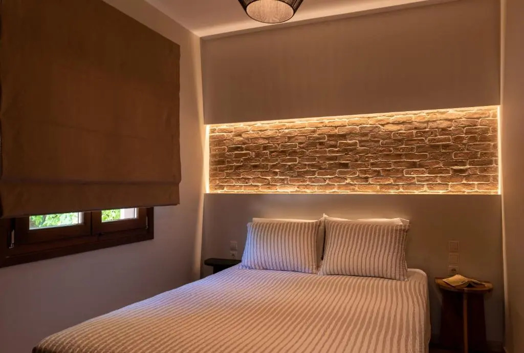 Άλυσσος suites
