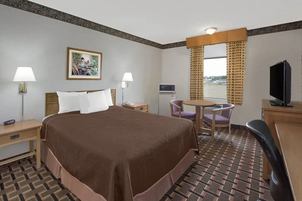 Travelodge Grand Rapids