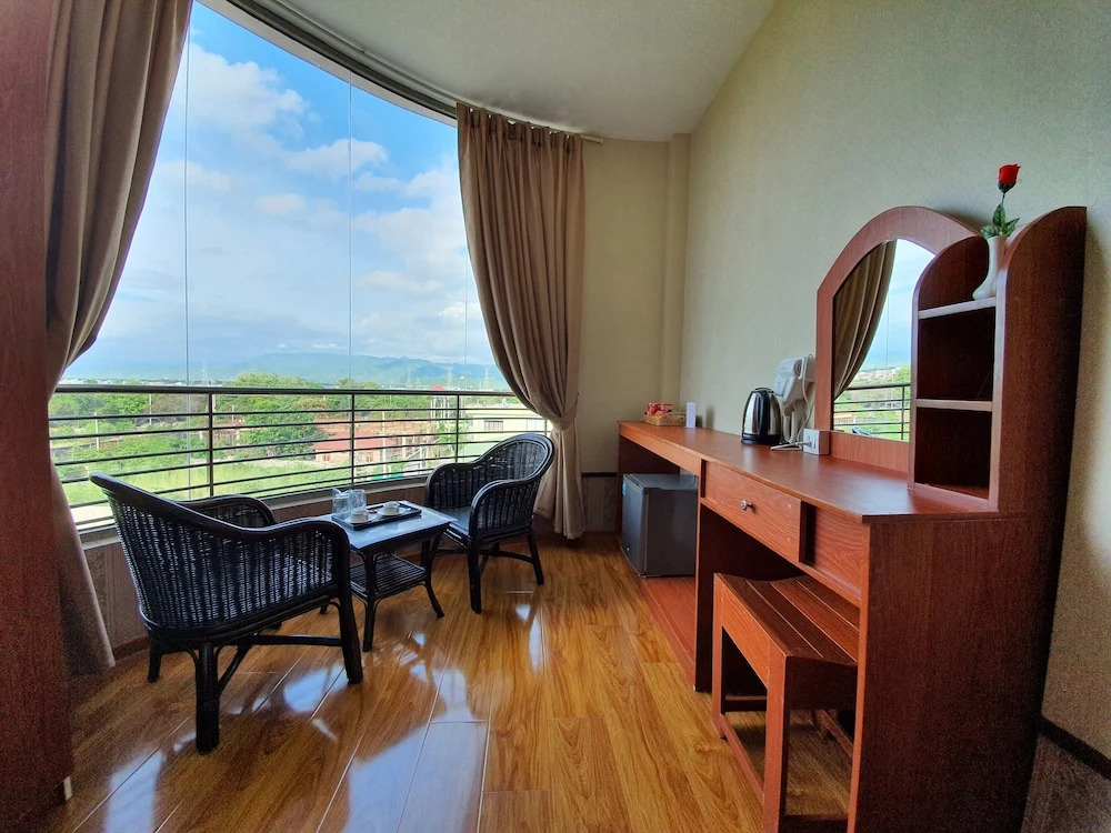 Shwe Pe Ti Hotel
