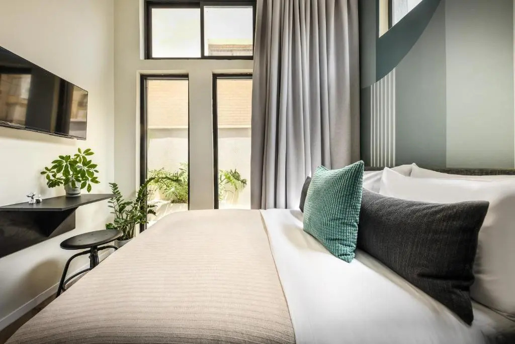 Colorbox - by Loginn Tel-Avivian hotels