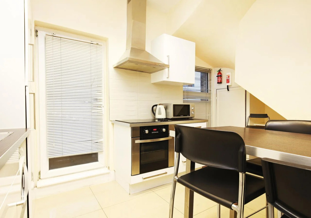 LCS London Bridge Apartments