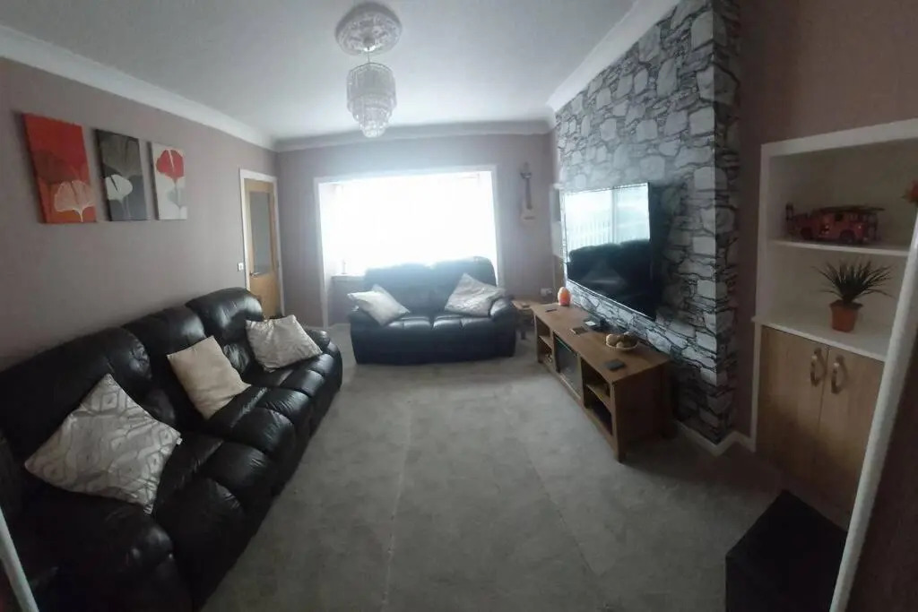 5 Riverside Place Thurso. 2 Bed, 2 Bathrooms.