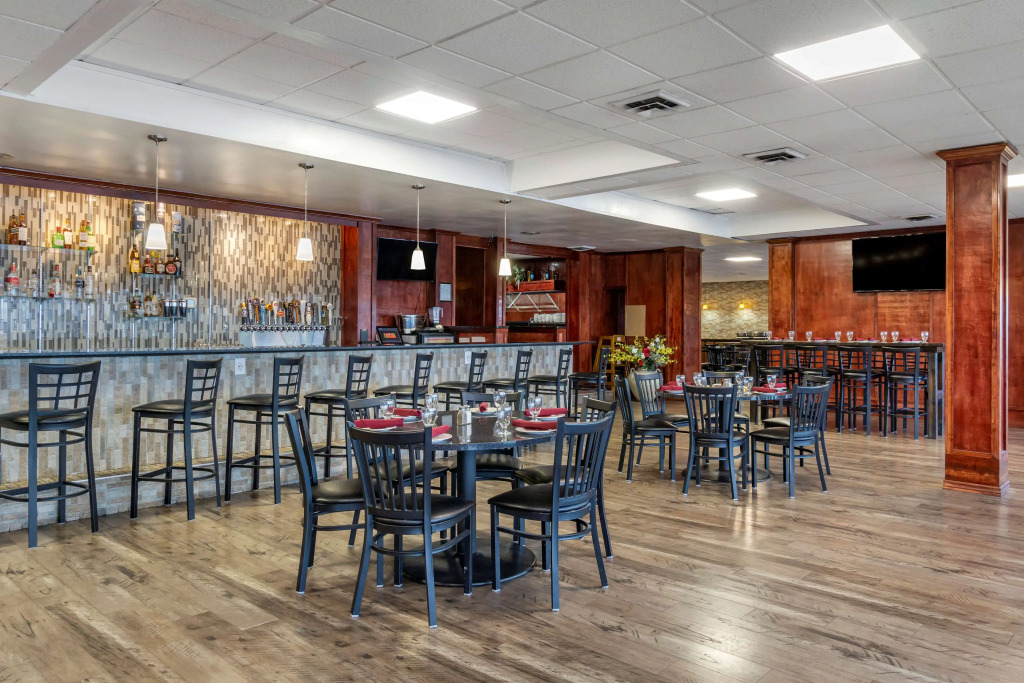 Best Western PLUS Lake Front Hotel
