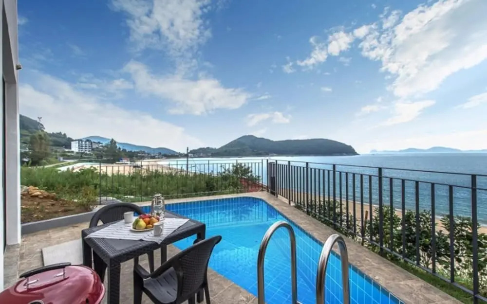 Geojedo Blue Hill Pension