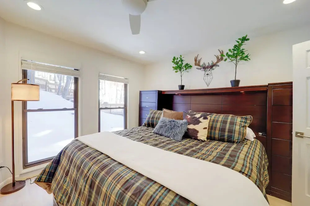 Ski, Hike & More! Couple's Getaway in Beech Mtn