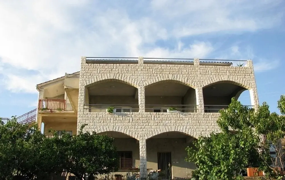 Josi - Parking and Barbecue - A2