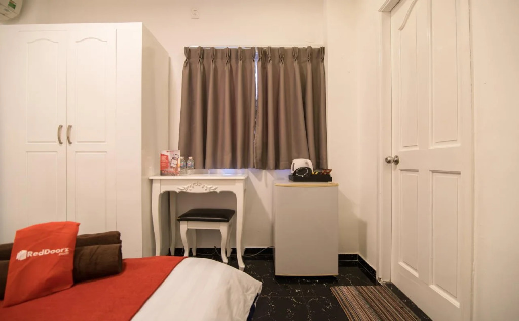 The Phoenix 74 Hotel