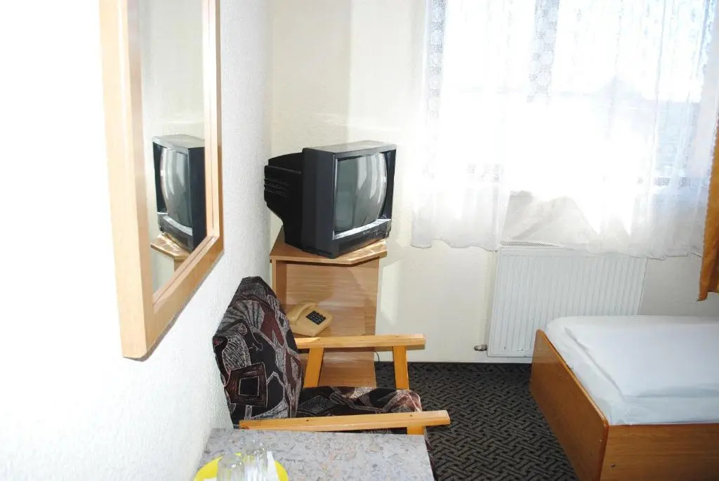 Hotel West