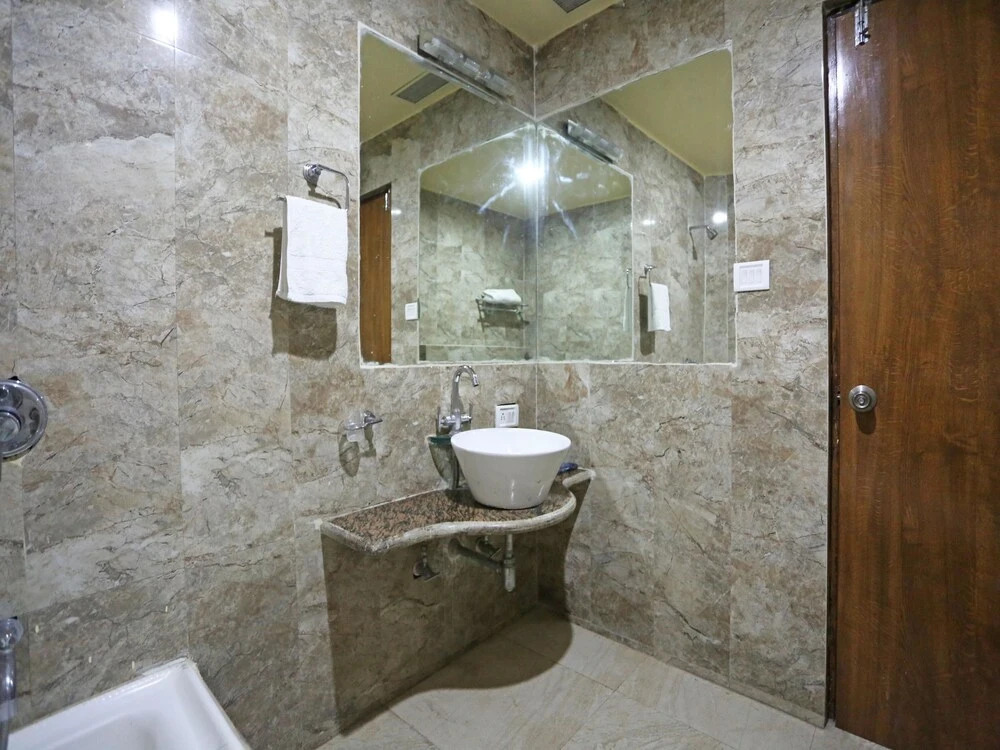 OYO 6409 Hotel Silver Star