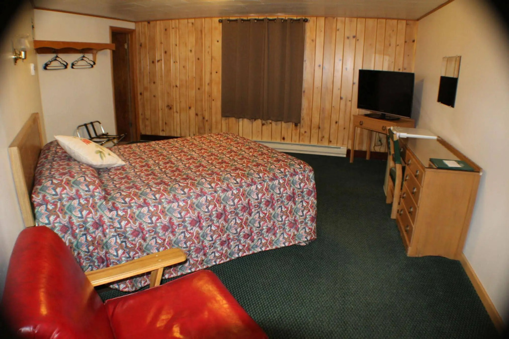 Lone Eagle Lodge