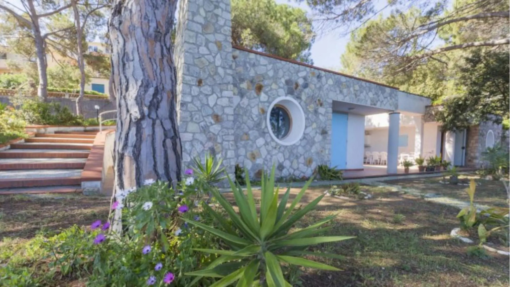 Villa for 7 on the white cliff of Portoferraio with breathtaking sea views-VILLA MERIDIANA