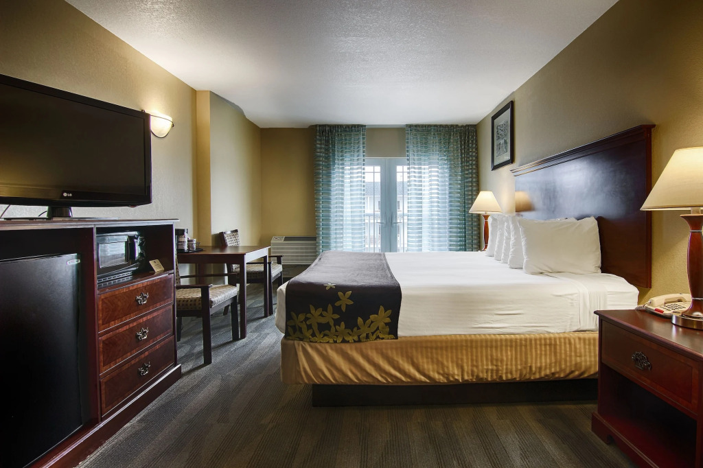Gold Leaf Hotel of Dewey
