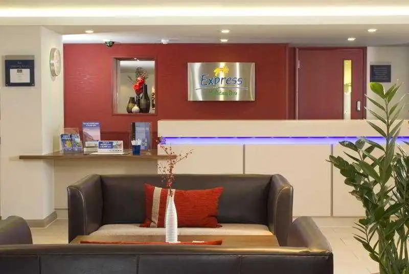 Holiday Inn Express Warwick M4-j15