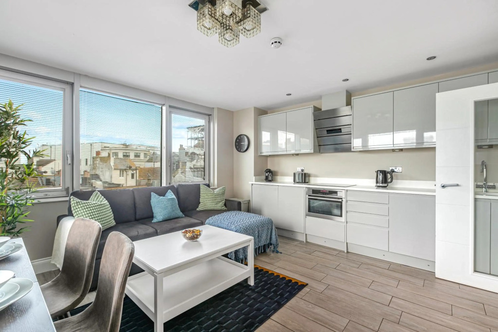 Green Diamond by Creatick Apartments