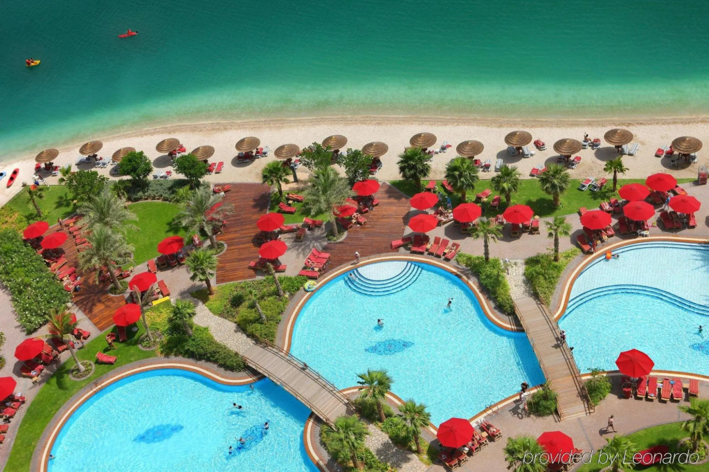 Отель Khalidiya Palace Rayhaan by Rotana