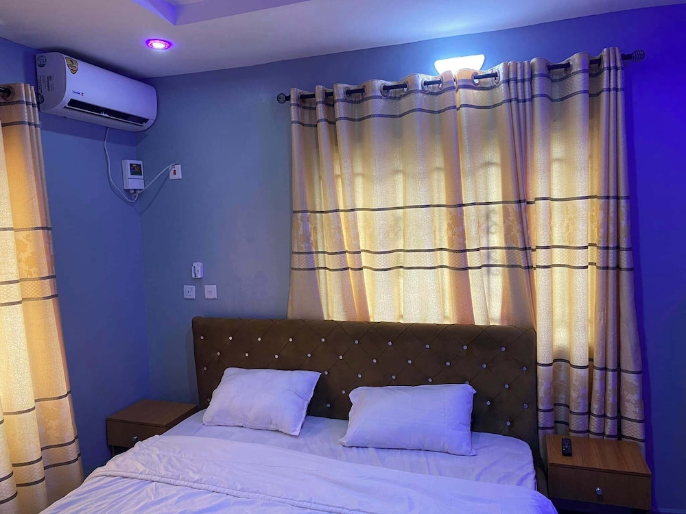 Foyin Hotel And Apartment