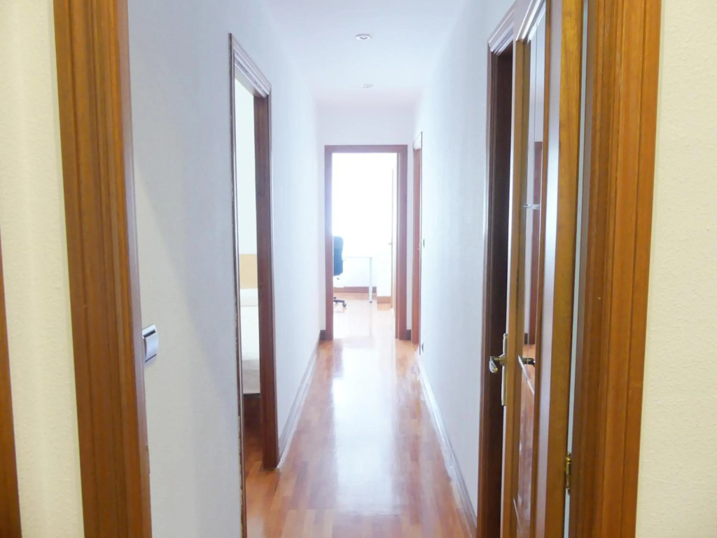 Apartamento luminoso, funcional y amplio en zona hospitalaria