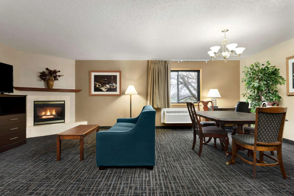 Baymont by Wyndham Sioux Falls North,I-29,Russell St, Airport