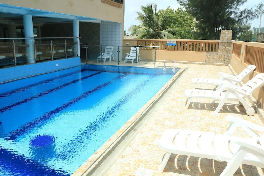 Hotel Sisters and Spa