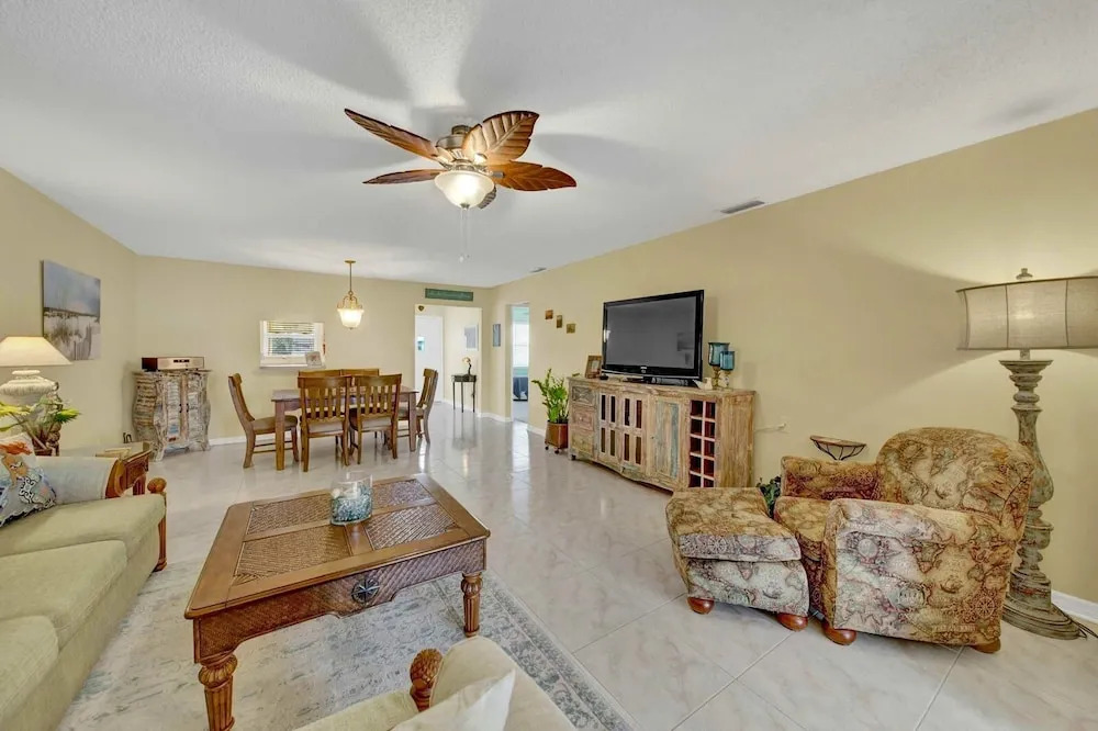 The SS Mermaid-Spotless Island - 2 Br Villa
