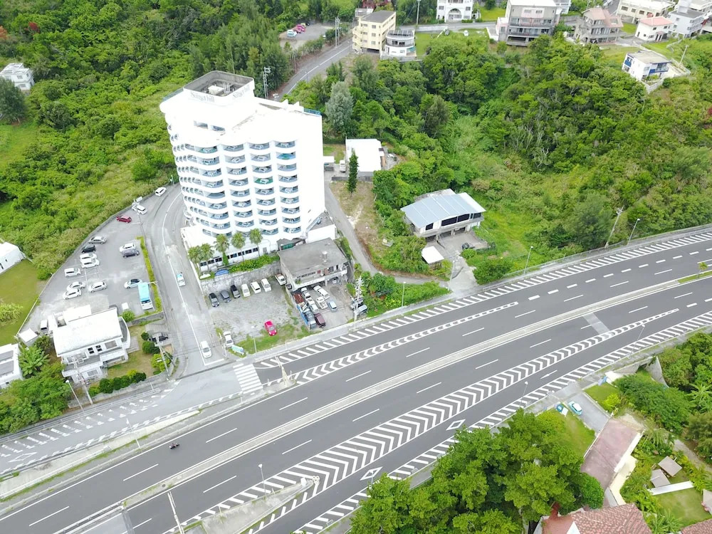 City 1500 SF 2BR condom 4F sea view