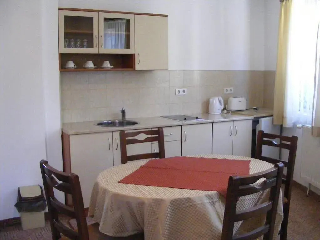 Todeva House Hotel and Tavern