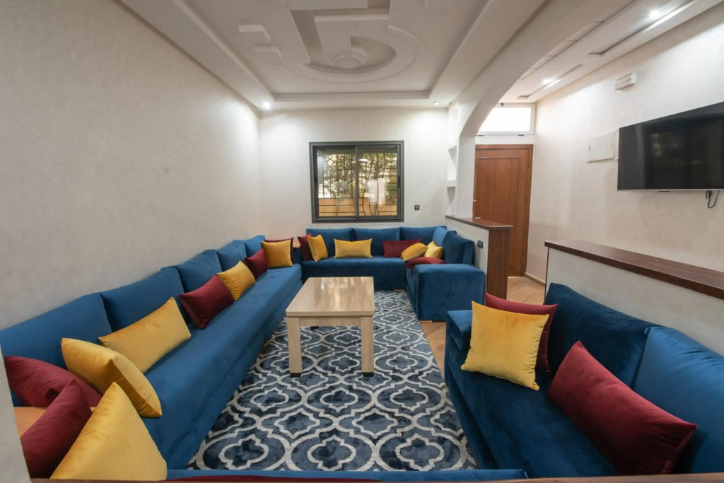 Adam's Apartments Private entry 6 min to Agadir Beach & Downtown ,Work Remotely Wi-Fi Fiber Optic 100MB, Free Parking Same Rules as Hotels