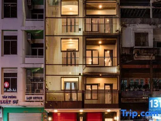HighEnd Serviced Apartment with Elevator by SSens Homes