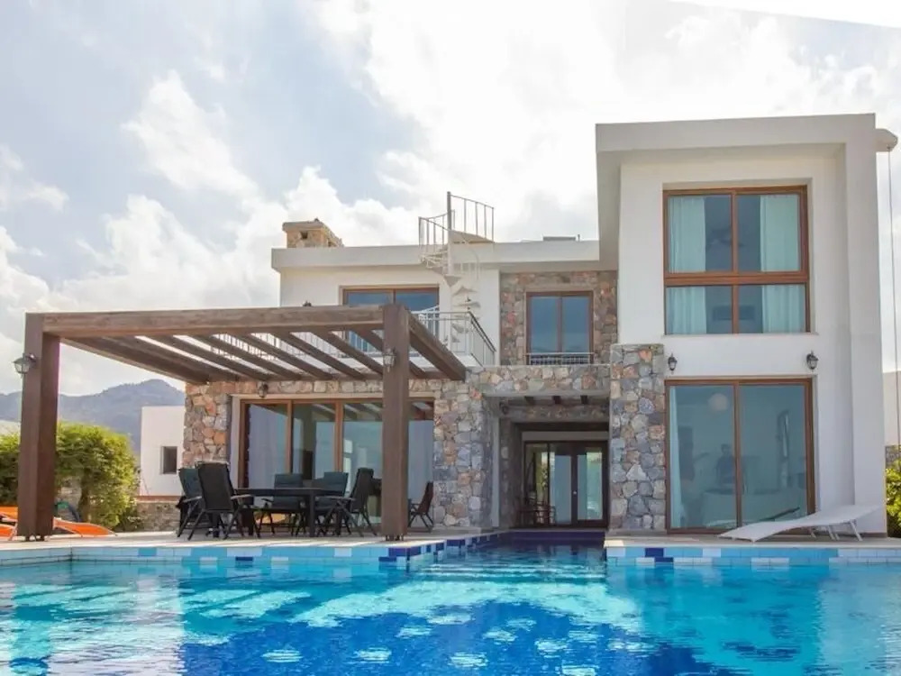 Luxurious Villa With Breathtaking Seaview