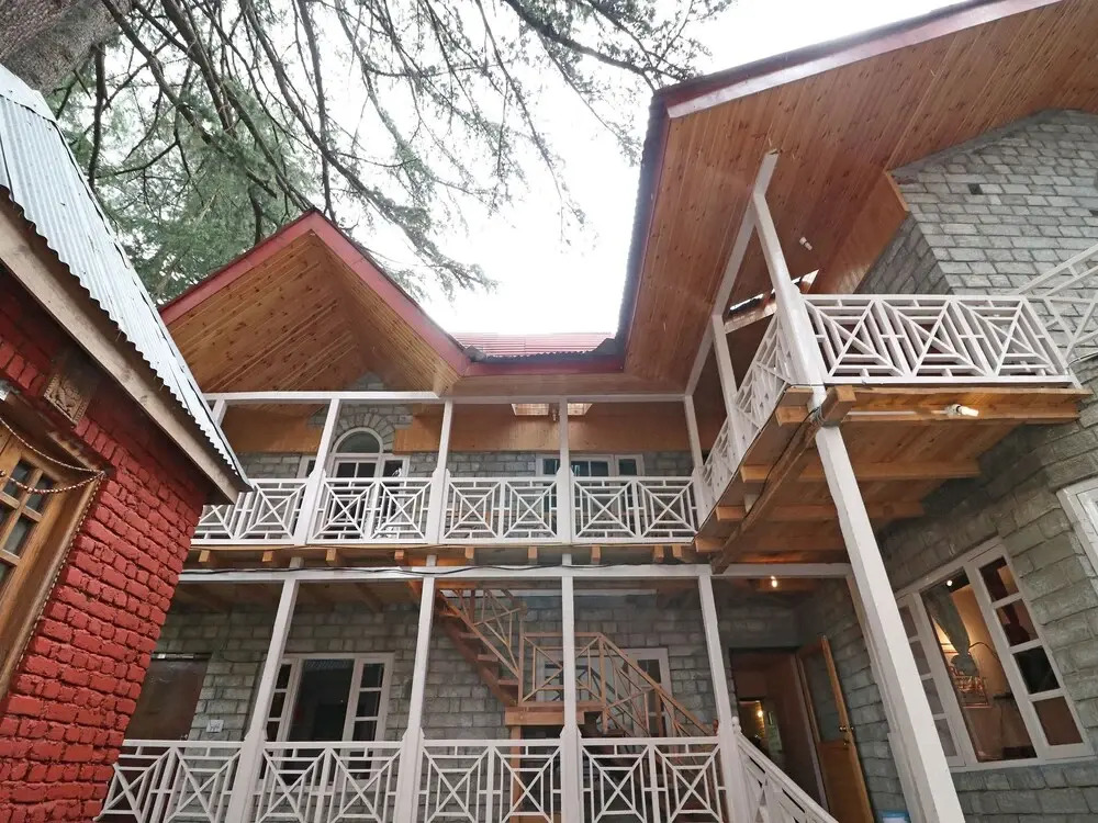 OYO 13724 Home Cosy Stay Near Mall Road
