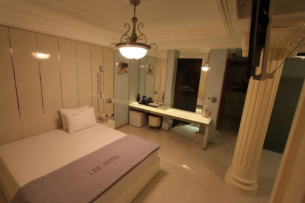 Hotel Lee