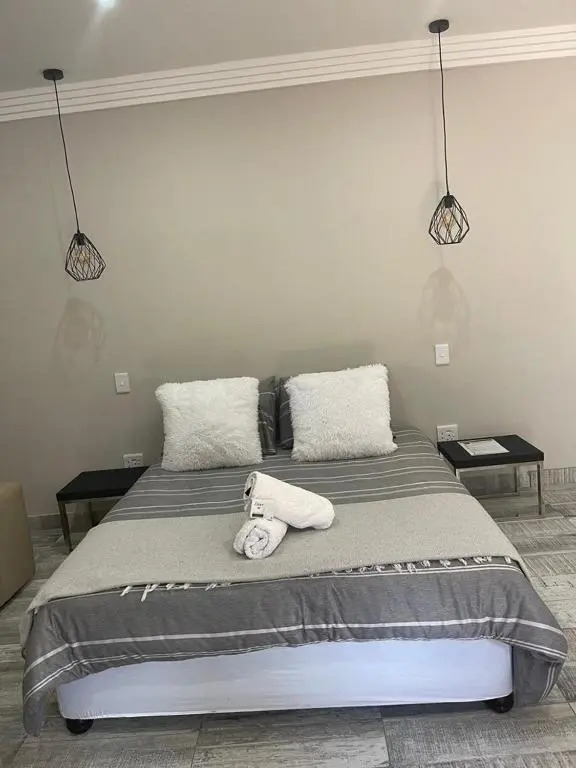Guest house on Gillian Unit 7
