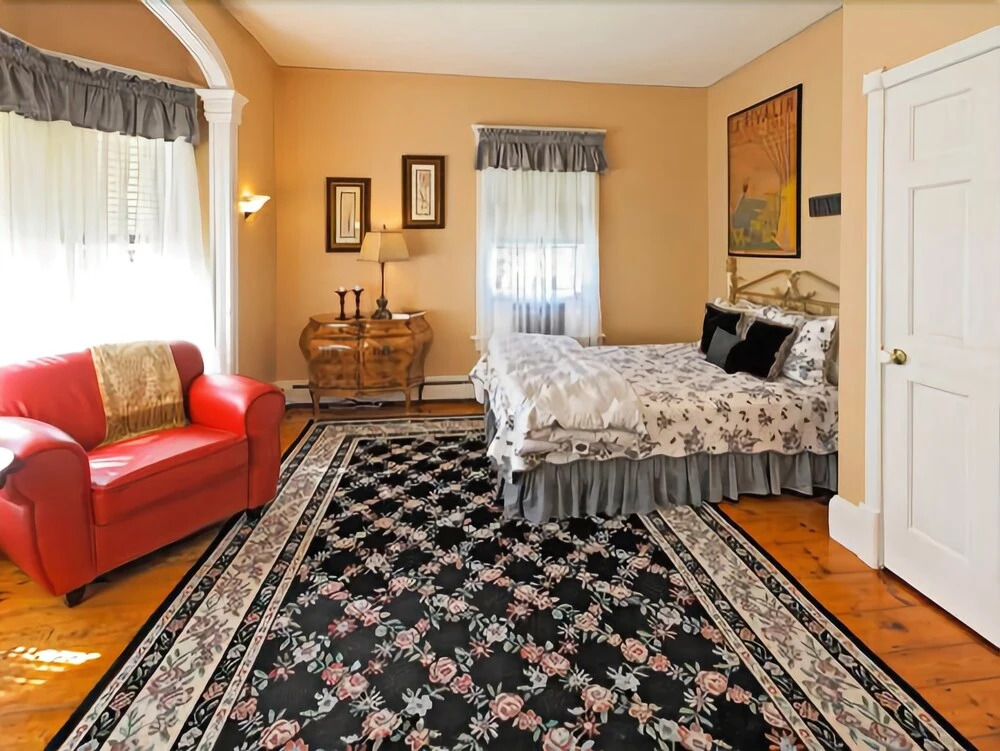 The Perennial Inn