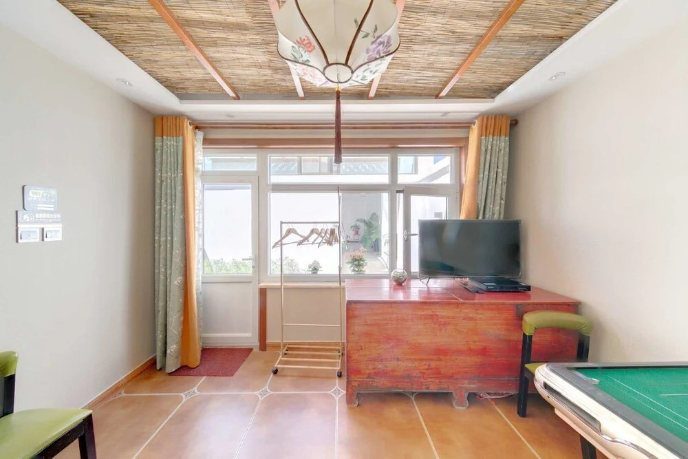 GuBei Water Town Revolution Hotel