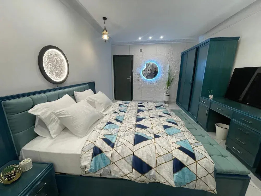 Danda moon Pyramids Hotel