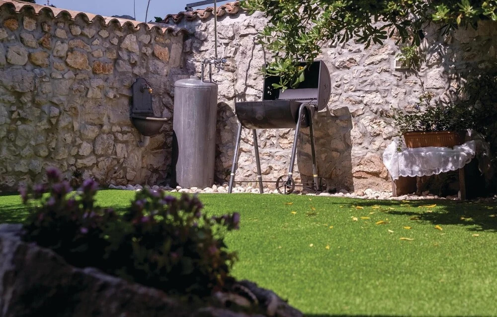 Awesome Home In Novi Vinodolski With Wifi