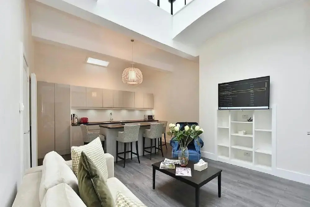 3-bed South Kensington Flat With Outdoor Terrace