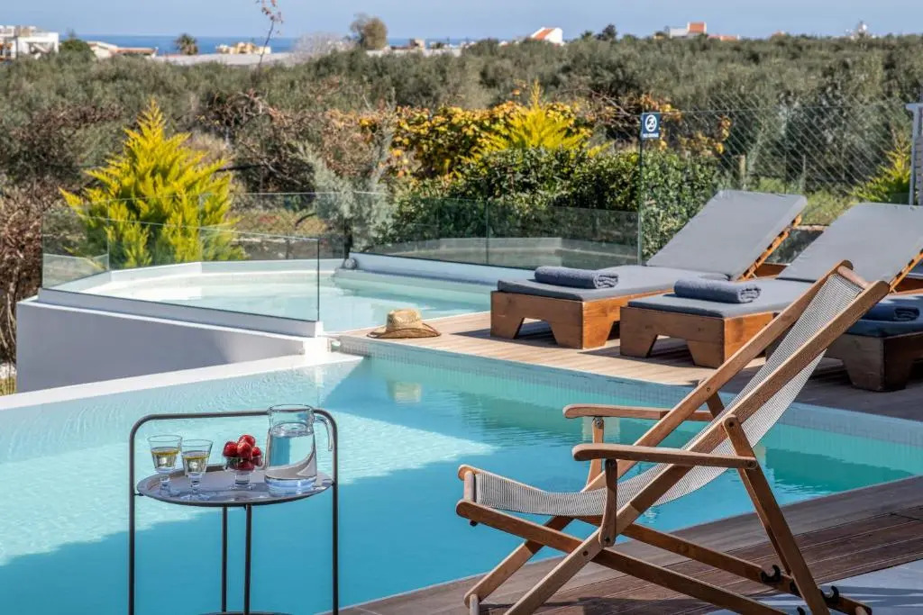Alba Bianca Villa, Family Retreat with Heated Pool By ThinkVilla