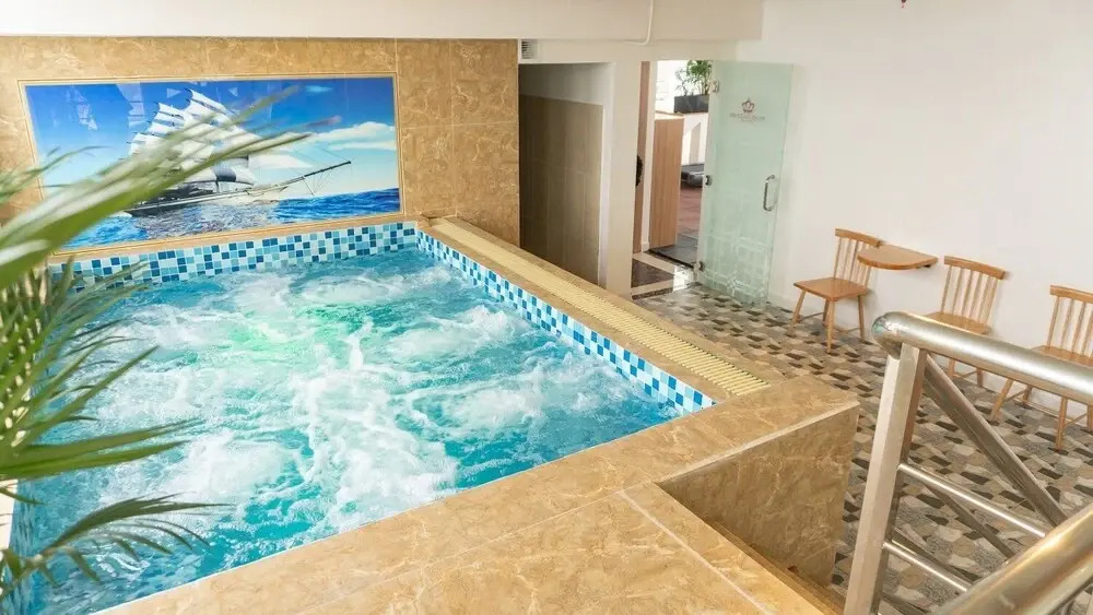 Imperial Boat Hotel