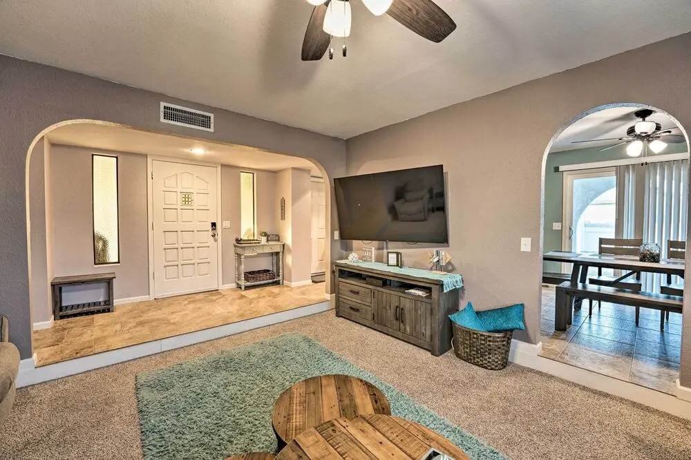 3 Mi to Water: Lake Havasu Gem w/ Fire Pit & Grill