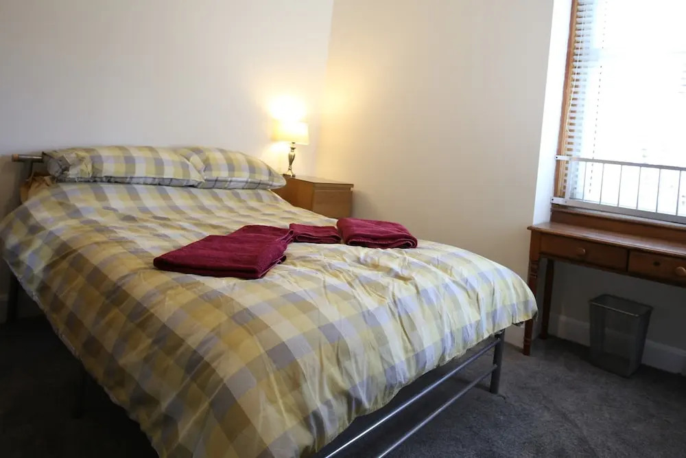 3 Bedroom Flat in Edinburgh