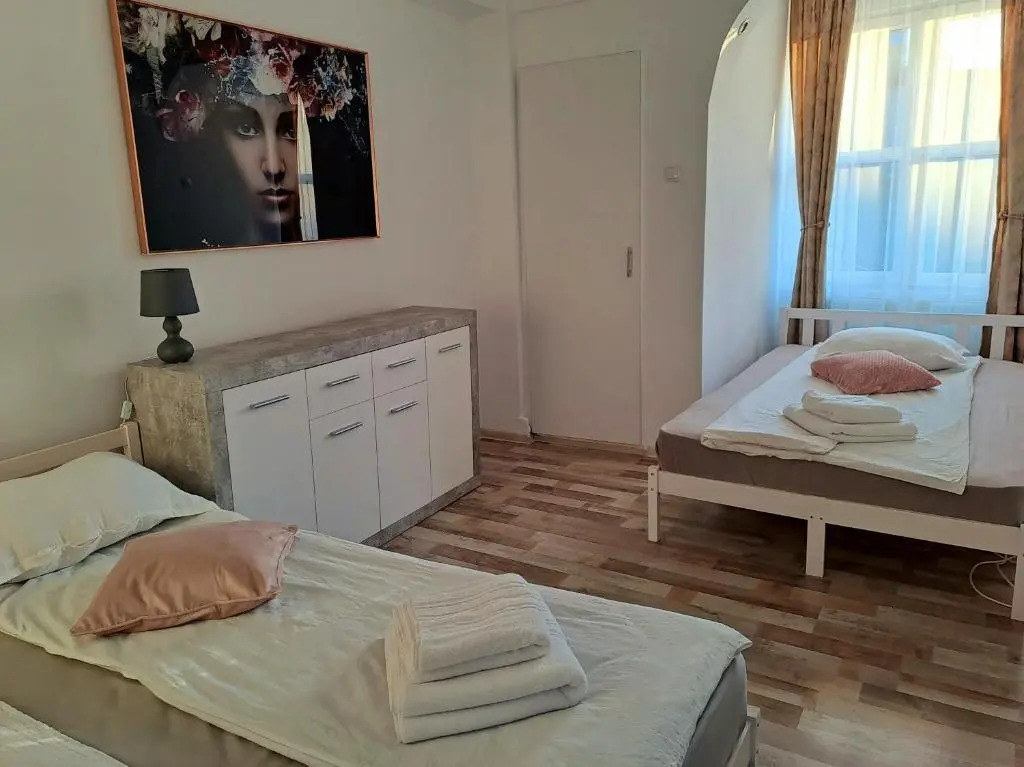 7 Levél Central Apartments