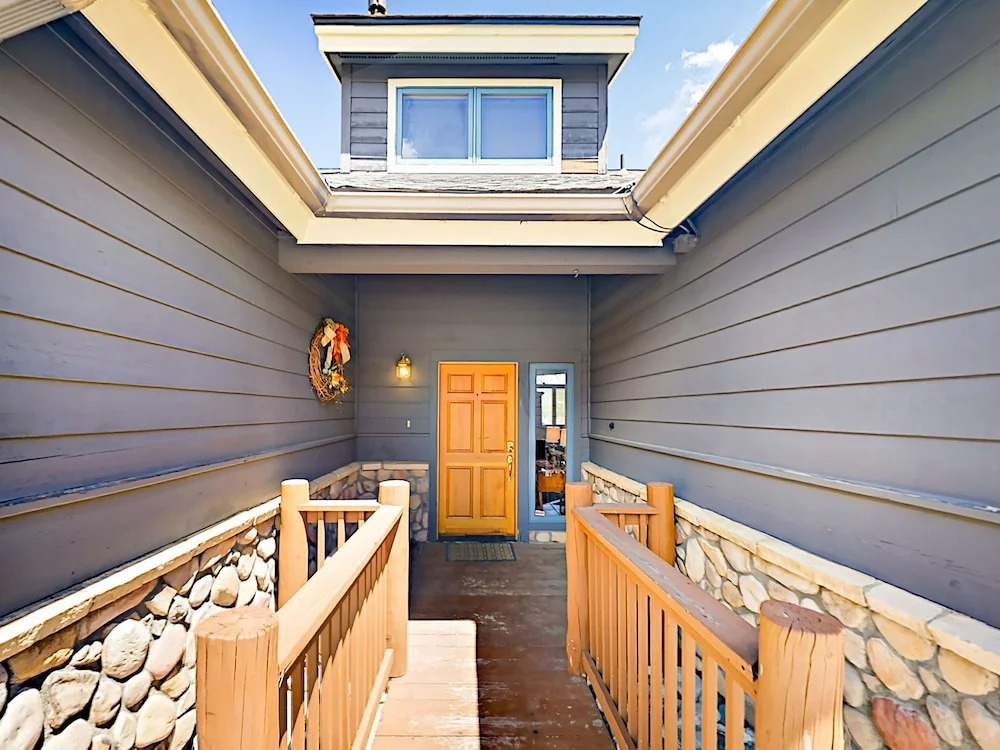 416 Kings Crown Rd Home 4 Bedrooms 4 Bathrooms Home