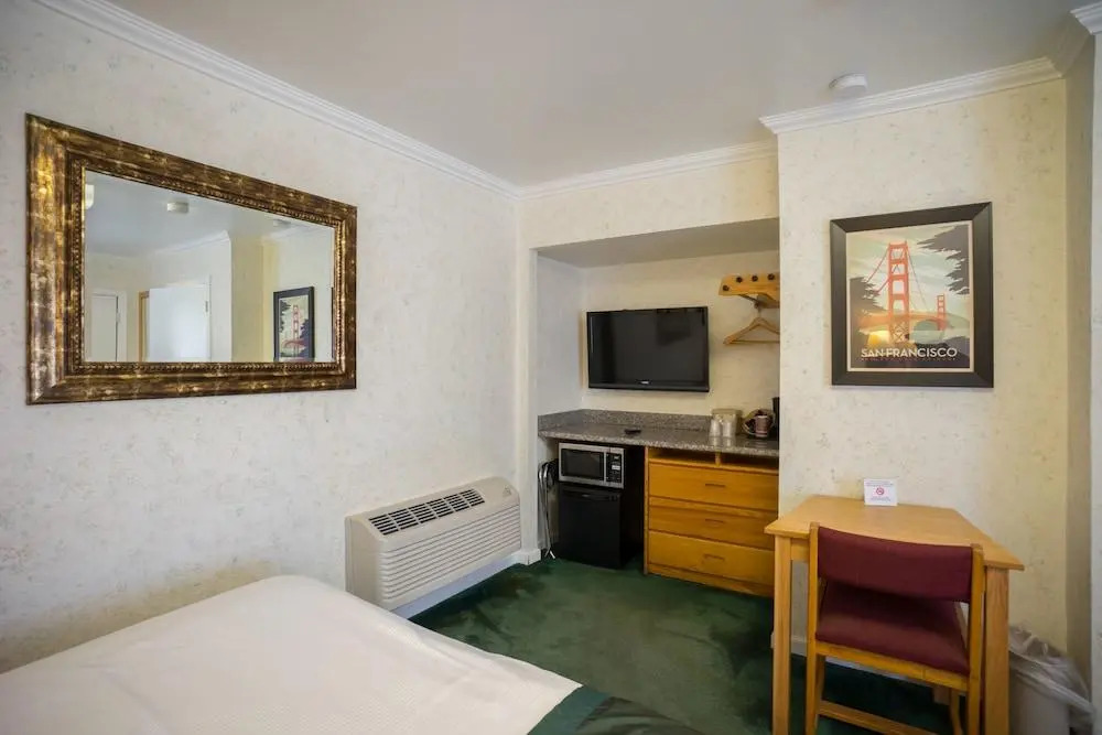 Travelers Inn