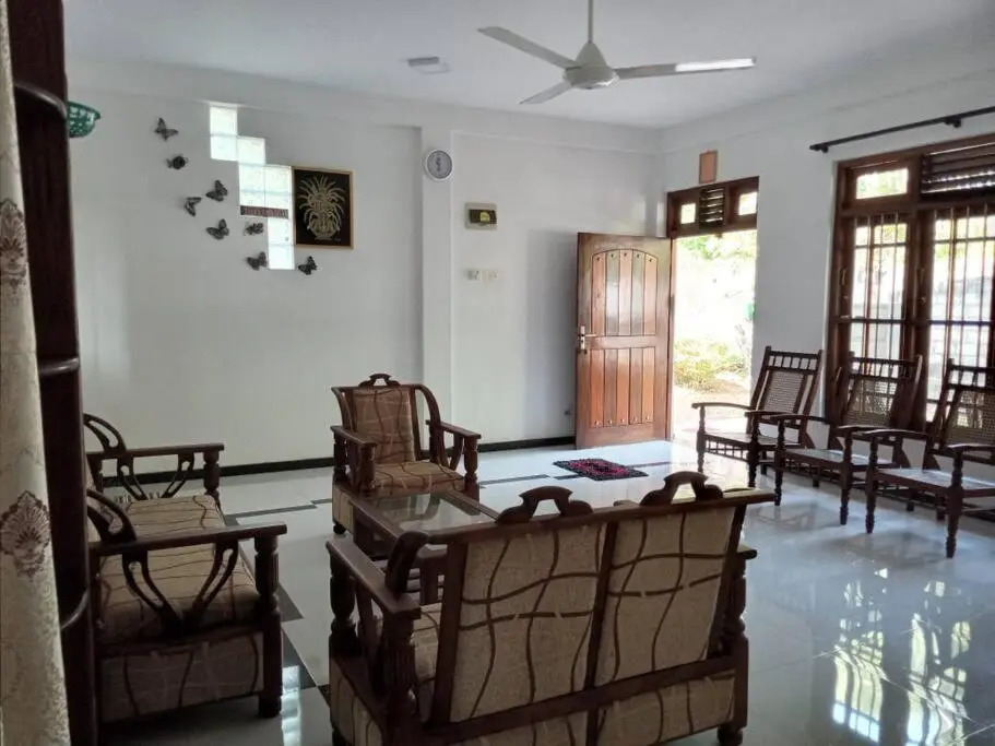Private house with small garden in Hikkaduwa.