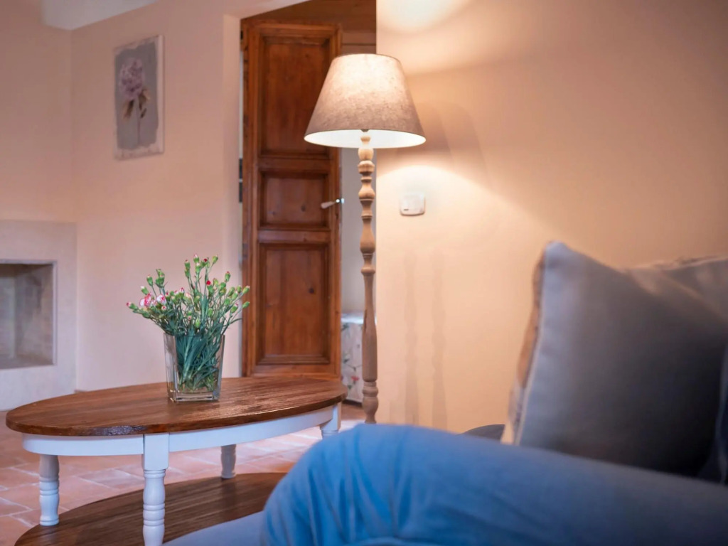 Heritage Holiday Home in Mombaroccio with Garden