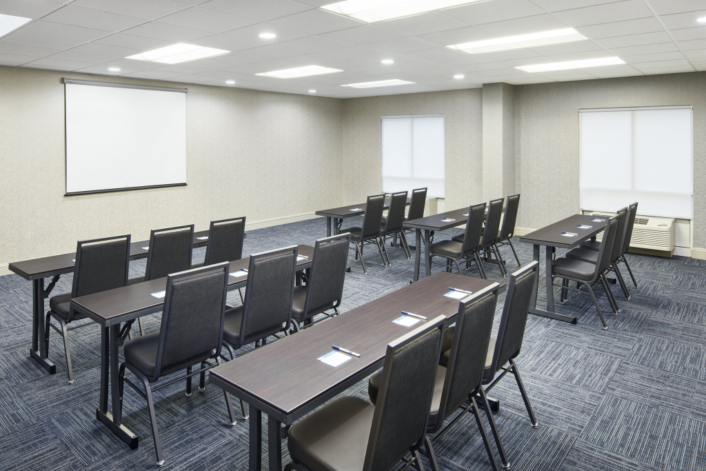 Holiday Inn Express & Suites I-26 & Us 29 At Westgate Mall by IHG