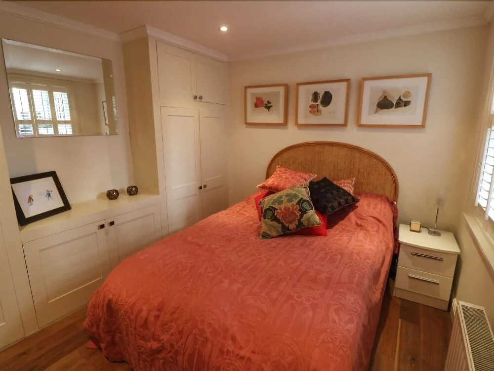 Elegant 2 Bedroom Flat Earl's Court