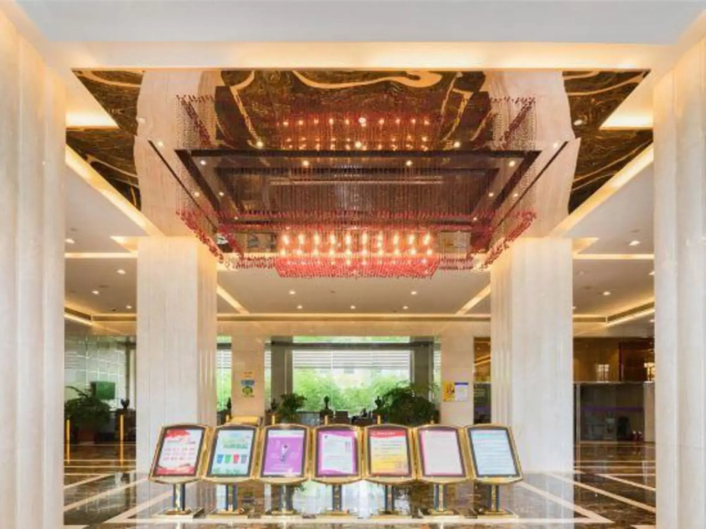 Romantic Hotel
