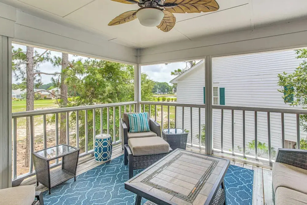 Marina & Pool: Roomy Golf-view Home in Southport